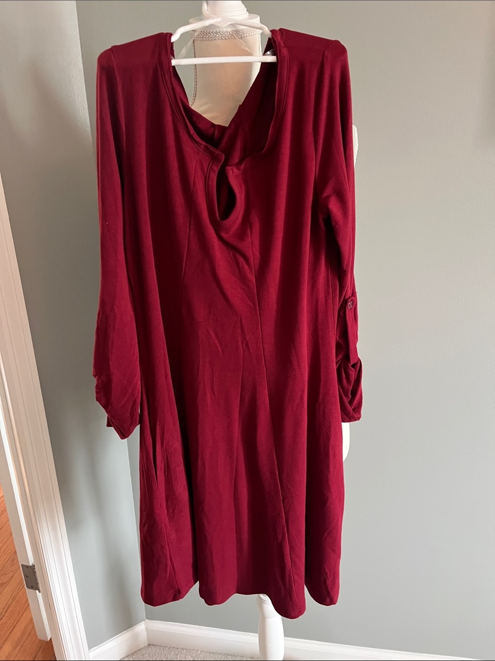 ANDREE BY UNIT Wine Red Long-Sleeve Keyhole Tunic
